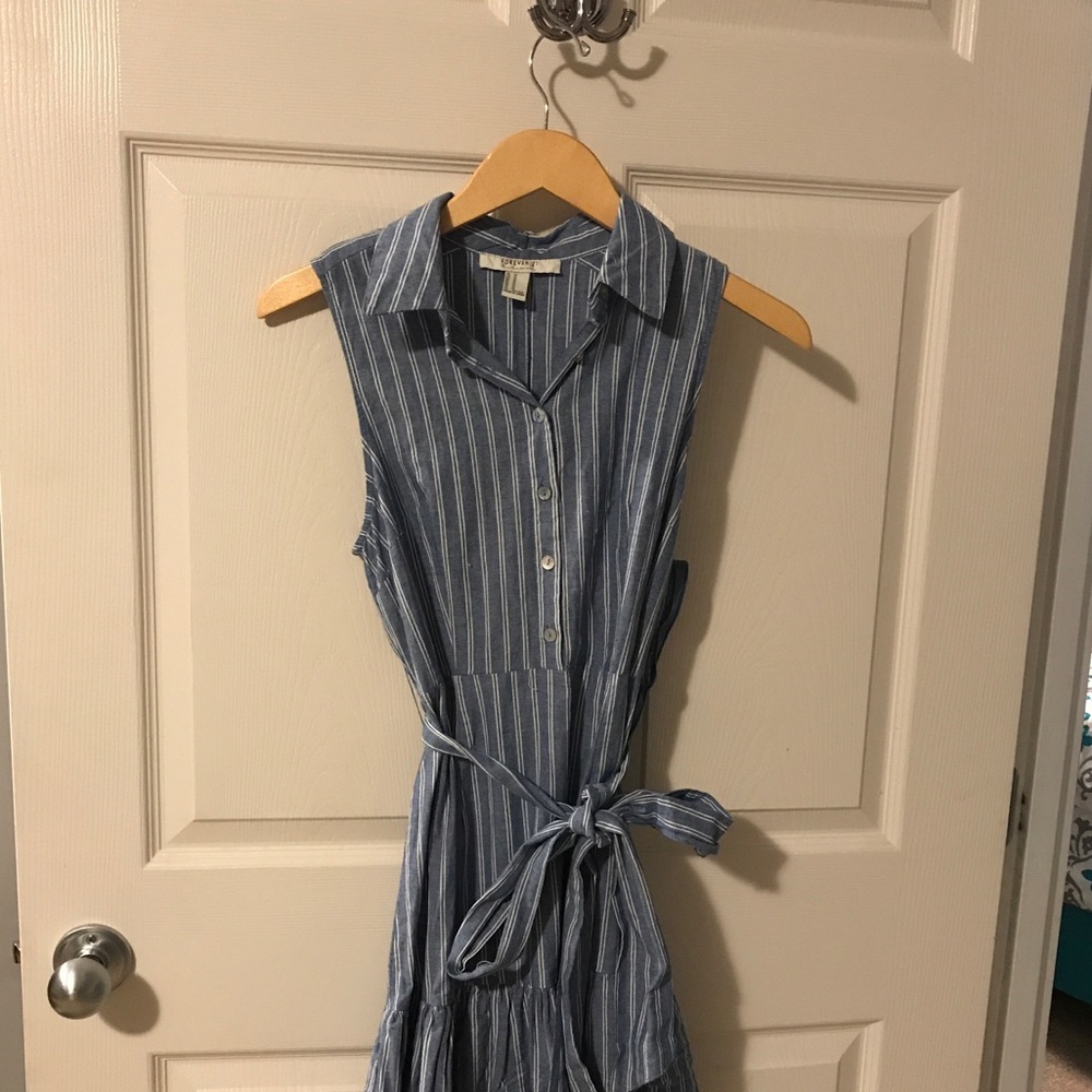 Ruffled striped dress with collar